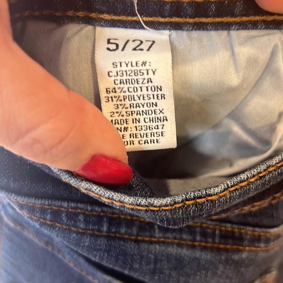 Celebrity Pink Dark Wash Mill Valley Distressed Denim Shorts, Junior’s Sz. 5/27. - Picture 8 of 9